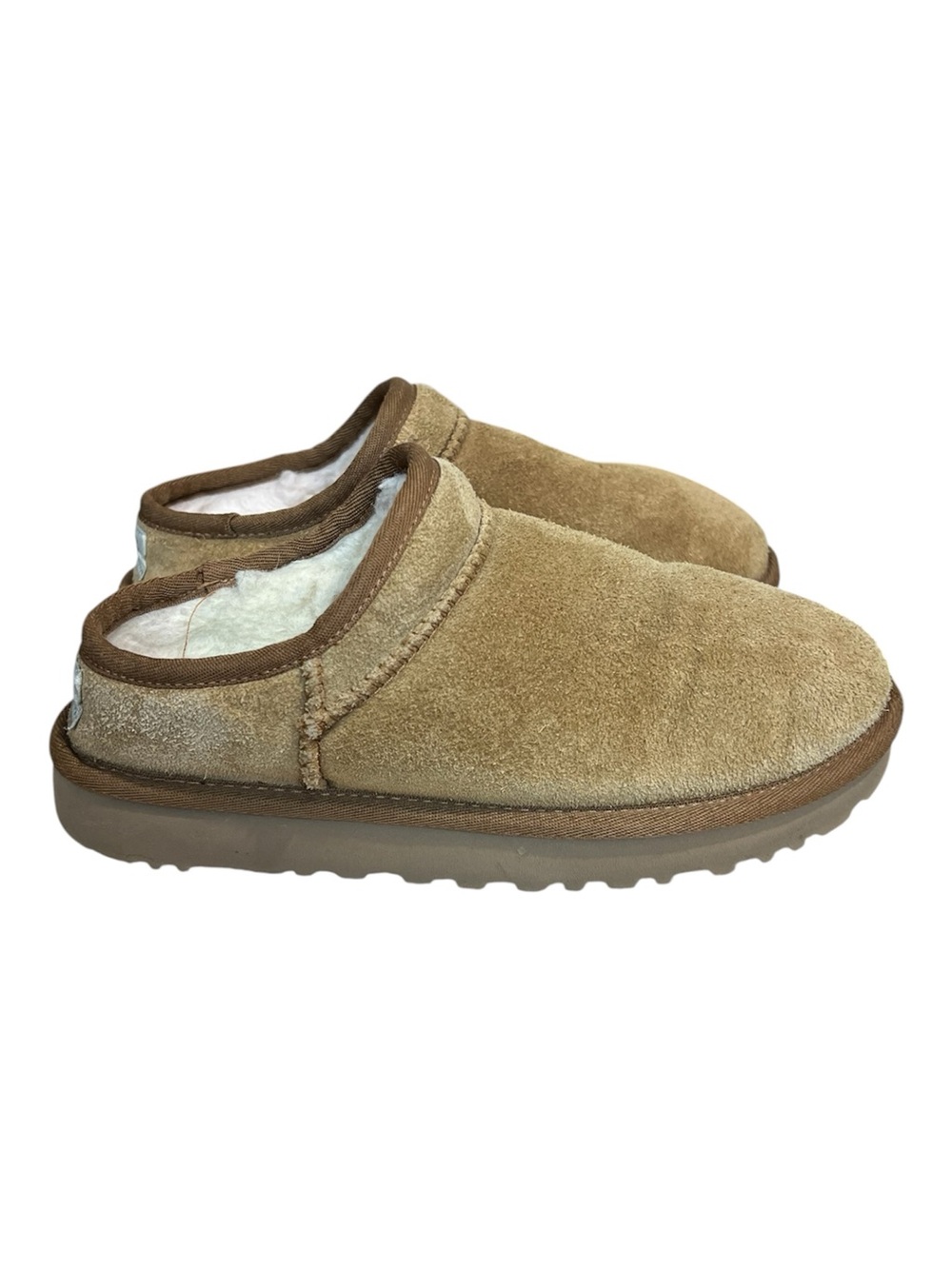 UGG Classic Women Slip-On Suede  Lined Beige Slippers US 6